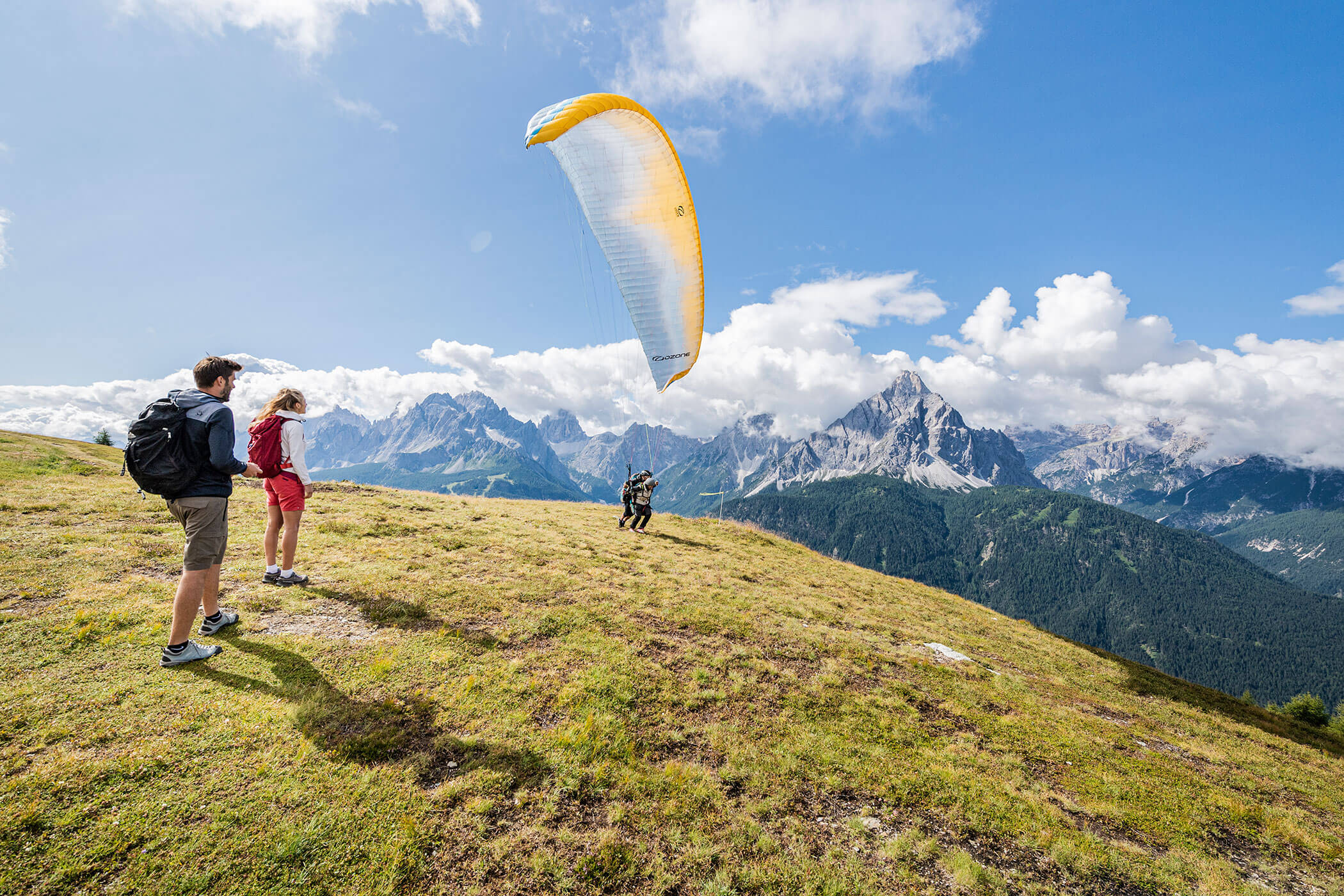 Am Gipfel beim starten mit Paragleiter